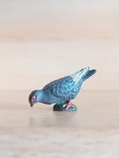 Masse graue Taube pickend DDR